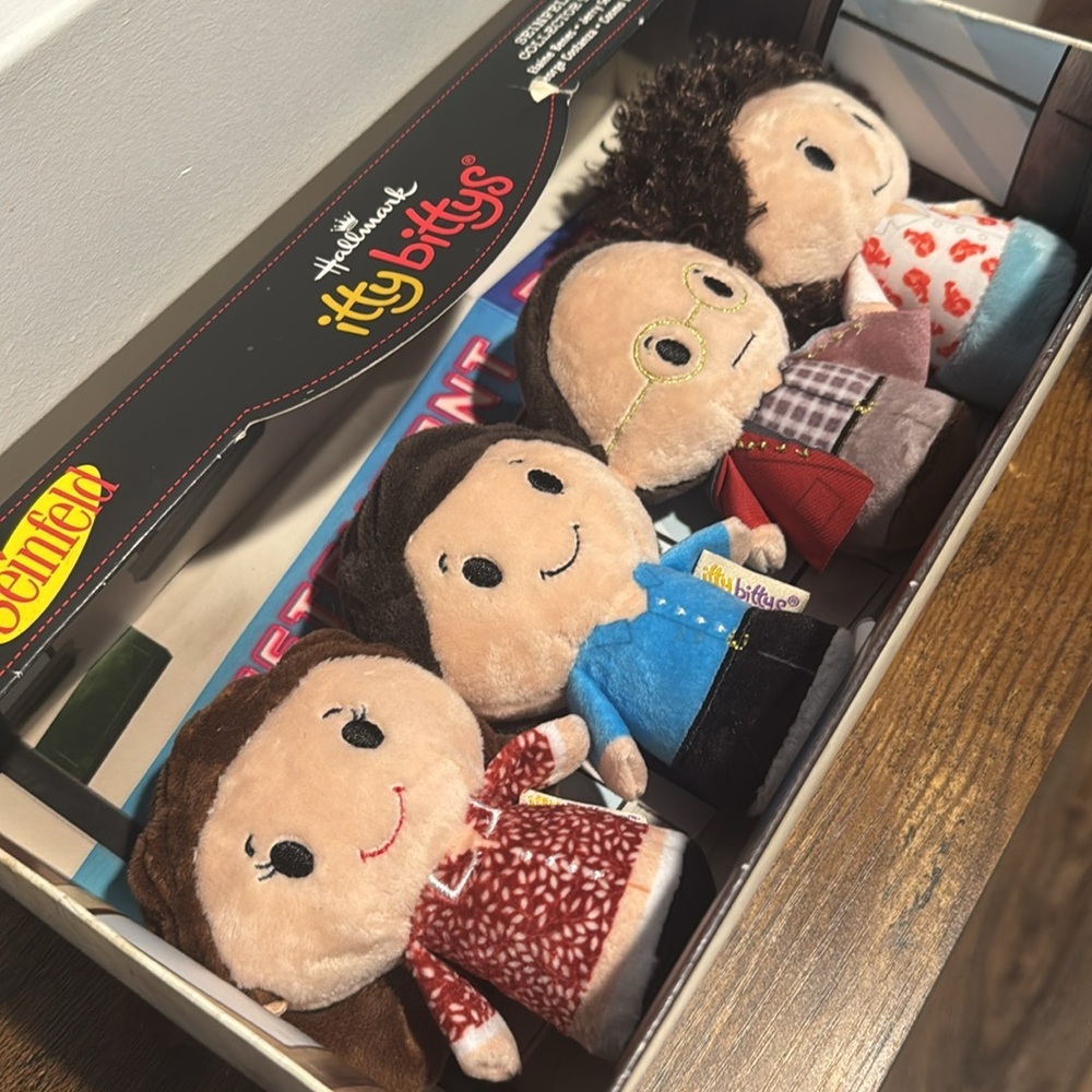 Hallmark Itty Bittys Seinfeld Plush Toy Set - New - Picture 5 of 8